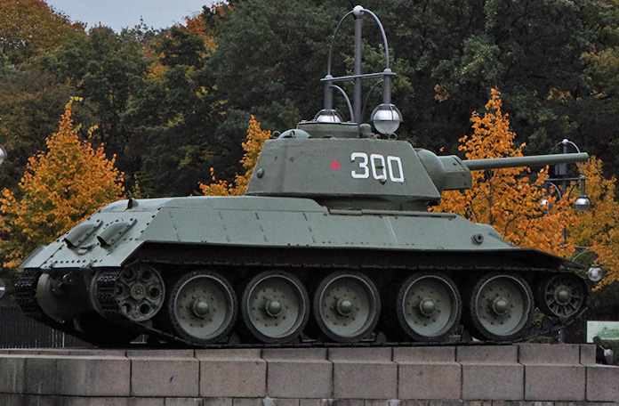 Um dos tanques soviéticos que invadiram Berlim
