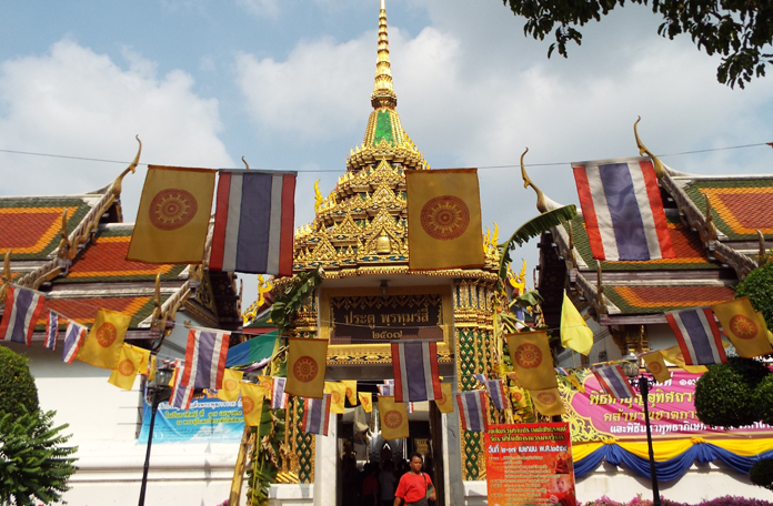 Wat Rakangkositaram Woramahavihan