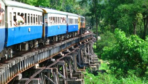 Ferrovia da morte de Mianmar é seguro viajar para Mianmar