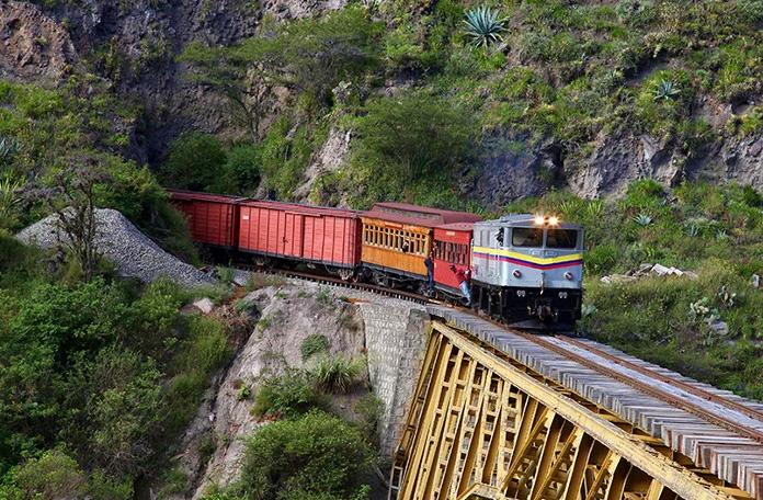 10 viagens de trem: de Otavalo a Salinas no Equador