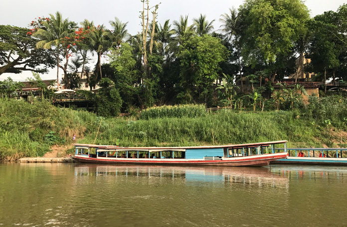 Barcos típicos, cenário do Laos