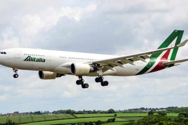 Alitalia para Roma no Airbus A330
