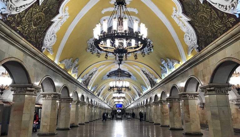 tour pelas estações de metrô de Moscou