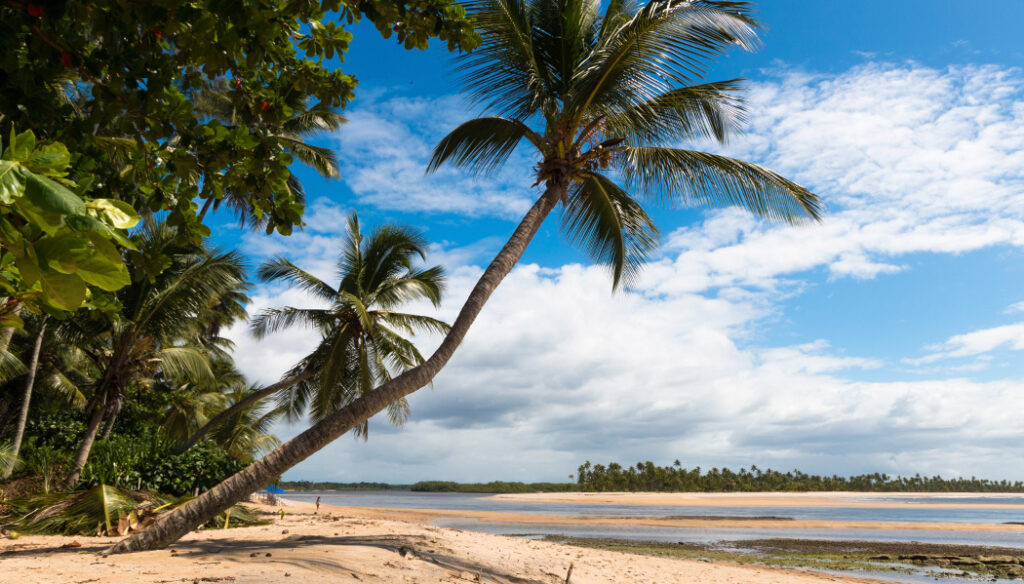 Os melhores destinos brasileiros para uma escapada romântica