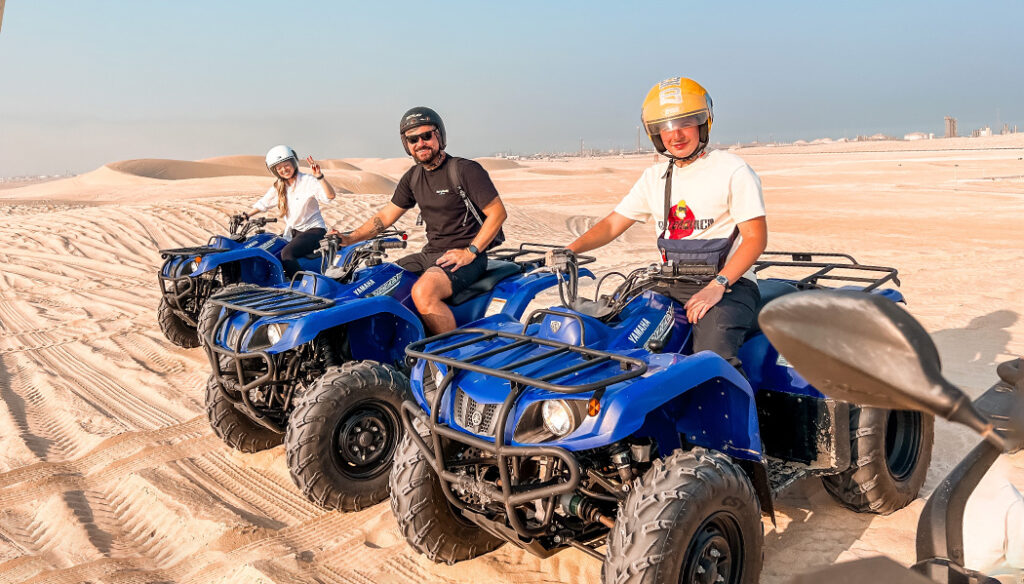 Passeio no deserto do Qatar