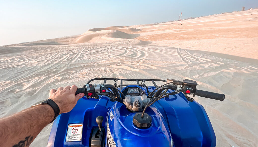 Passeio no deserto do Qatar