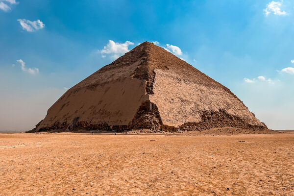 pirâmide torta